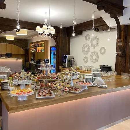 Tadeusz Hotel